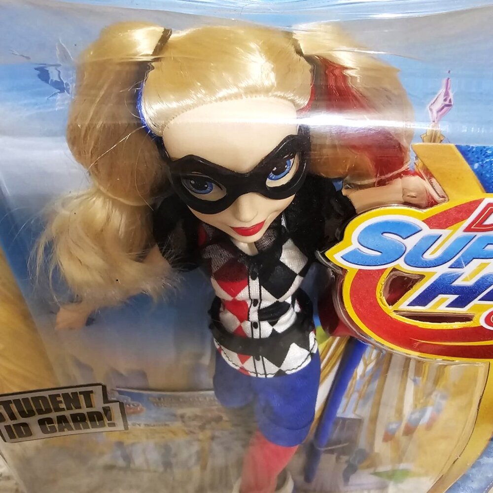 DC Super Hero Girls Harley Quinn 12-Inch Deluxe Collector Doll With Accessories - Picture 4 of 15